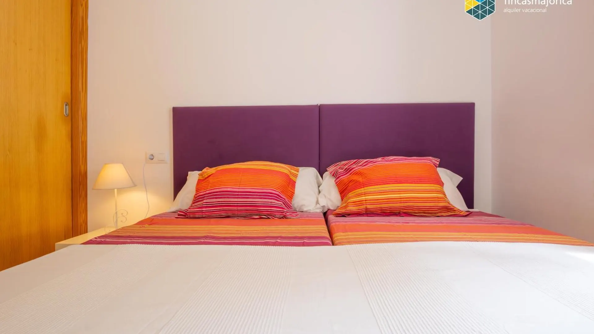 아파트 Cala Mendia Beach 스페인